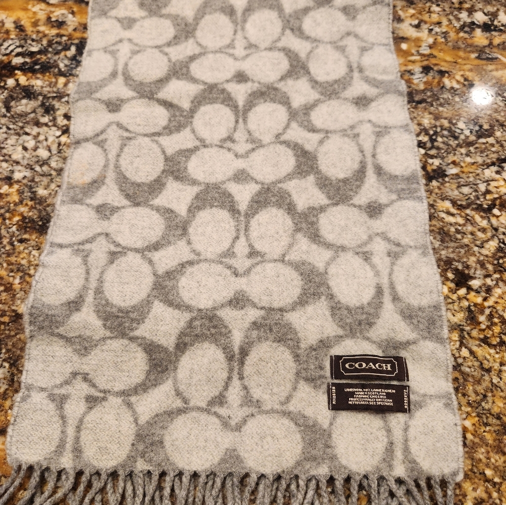 Coach lambswool 100%Laine D'Agneau scarf